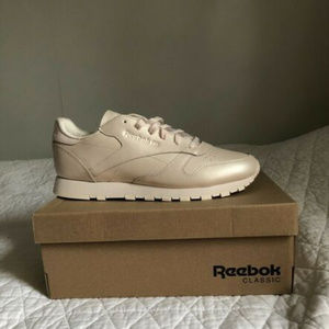 Reebok Classic Leather Women's 10